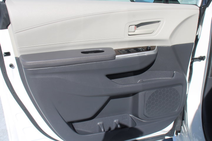 Certified 2024 Toyota Sienna LE AWD/4WD image 10
