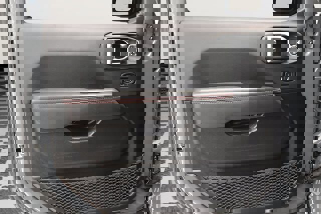 Used 2025 Jeep Wrangler Unlimited Rubicon image 20