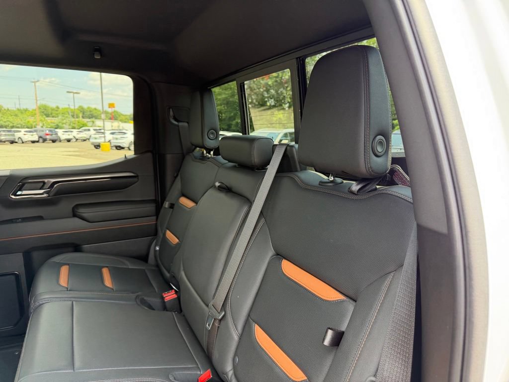 Used 2023 GMC Sierra 1500 AT4 w/ AT4 Preferred Package AWD/4WD image 11