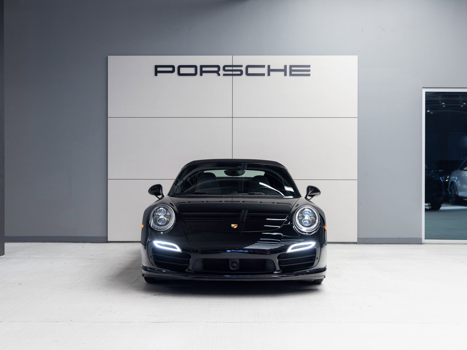 Certified 2014 Porsche 911 Turbo S image 12