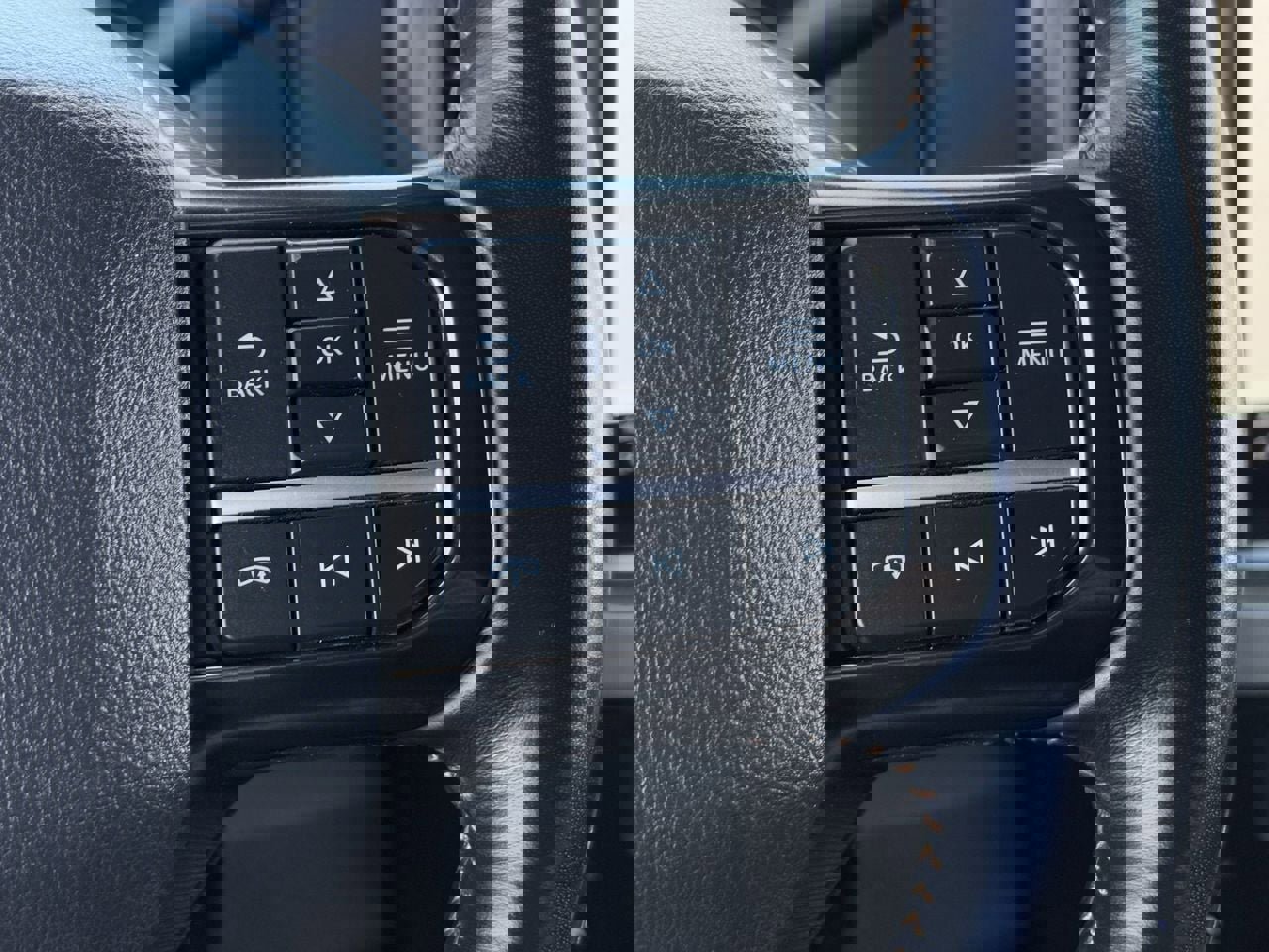 Certified 2024 Ford F350 Platinum w/ FX4 Off-Road Package image 15