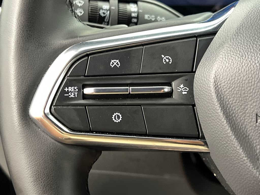 Used 2025 Chevrolet Equinox LT AWD/4WD image 46