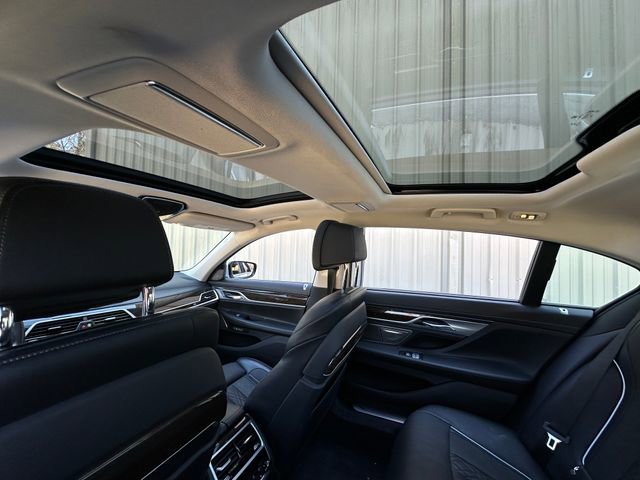 Used 2018 BMW 740e xDrive image 36