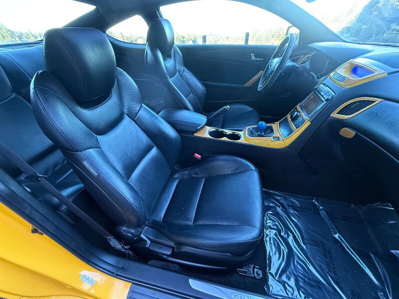 Used 2012 Hyundai Genesis 3.8 RWD image 17