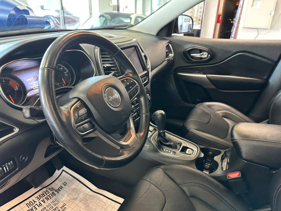 Used 2021 Jeep Cherokee Latitude Lux w/ Sun & Sound Group AWD/4WD image 23