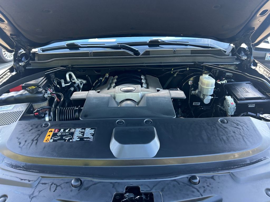 Used 2019 Cadillac Escalade ESV Platinum w/ Escalade Sport Edition image 29