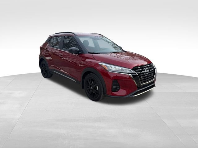 Used 2024 Nissan Kicks SR w/ SR Premium Package image 2