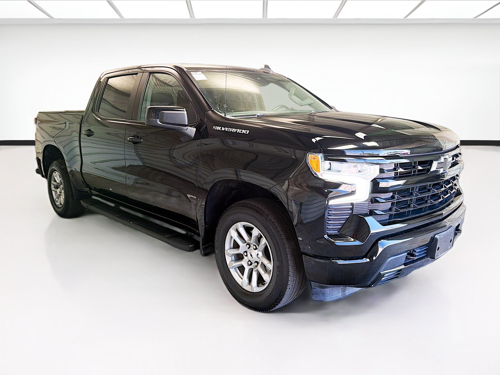 Used 2023 Chevrolet Silverado 1500 RST RWD image 3