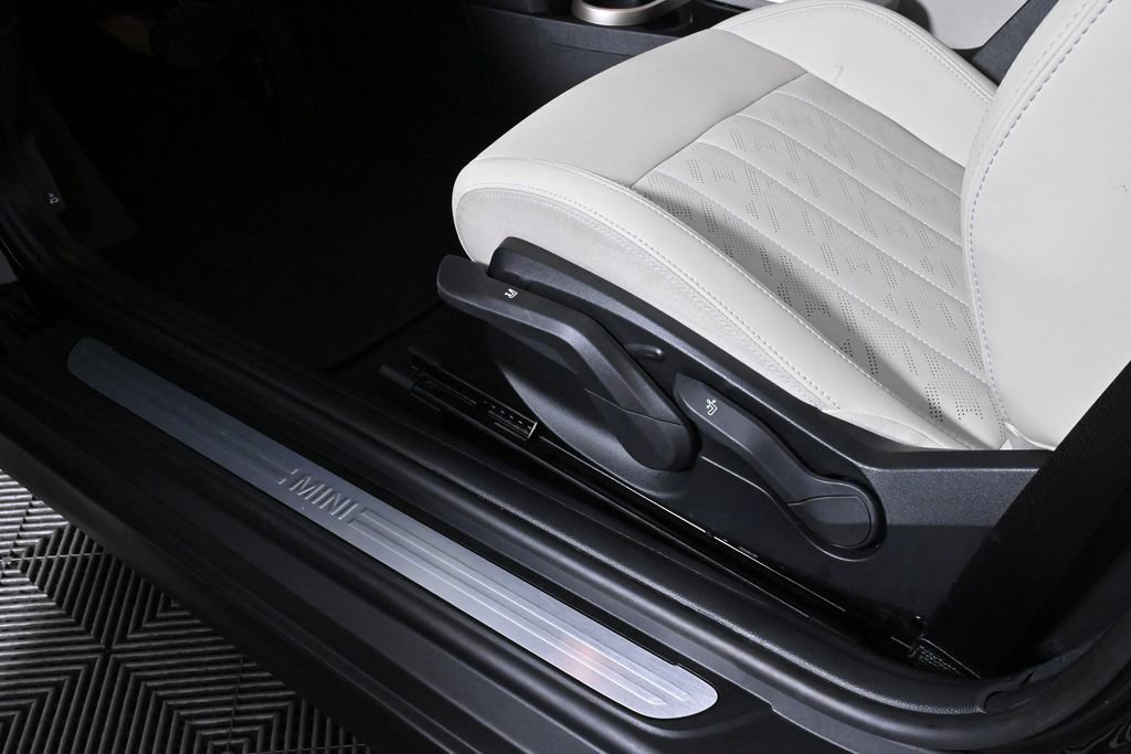 Certified 2025 MINI Cooper S image 26