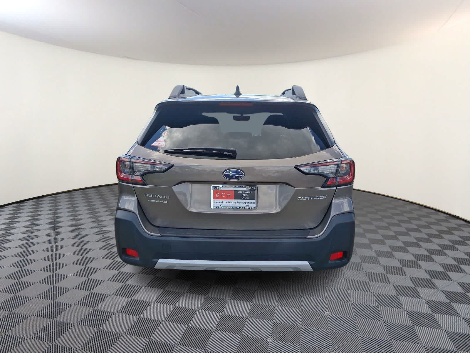 Used 2023 Subaru Outback Limited AWD/4WD image 6