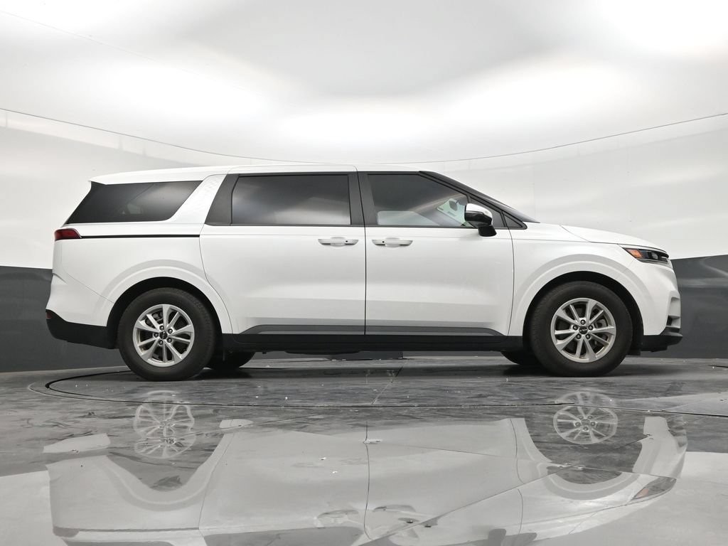 Used 2024 Kia Carnival LX FWD image 25