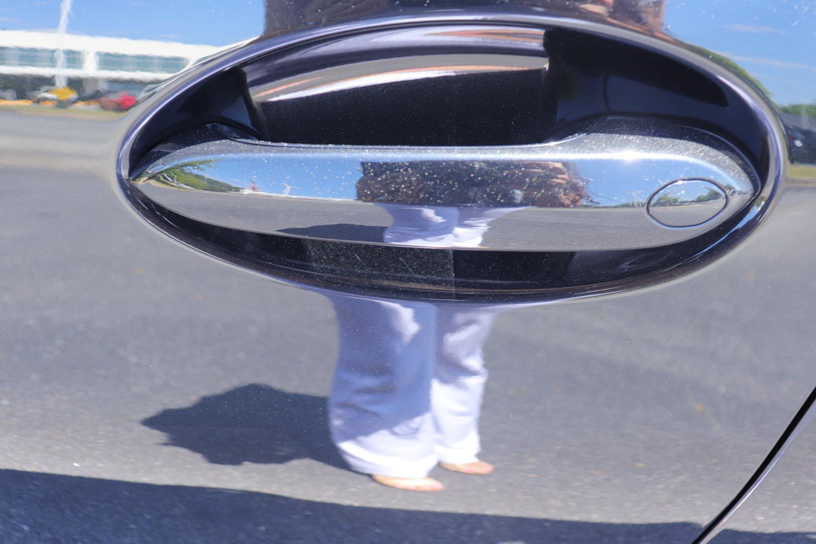 Used 2024 BMW 330i Sedan w/ Premium Package image 13