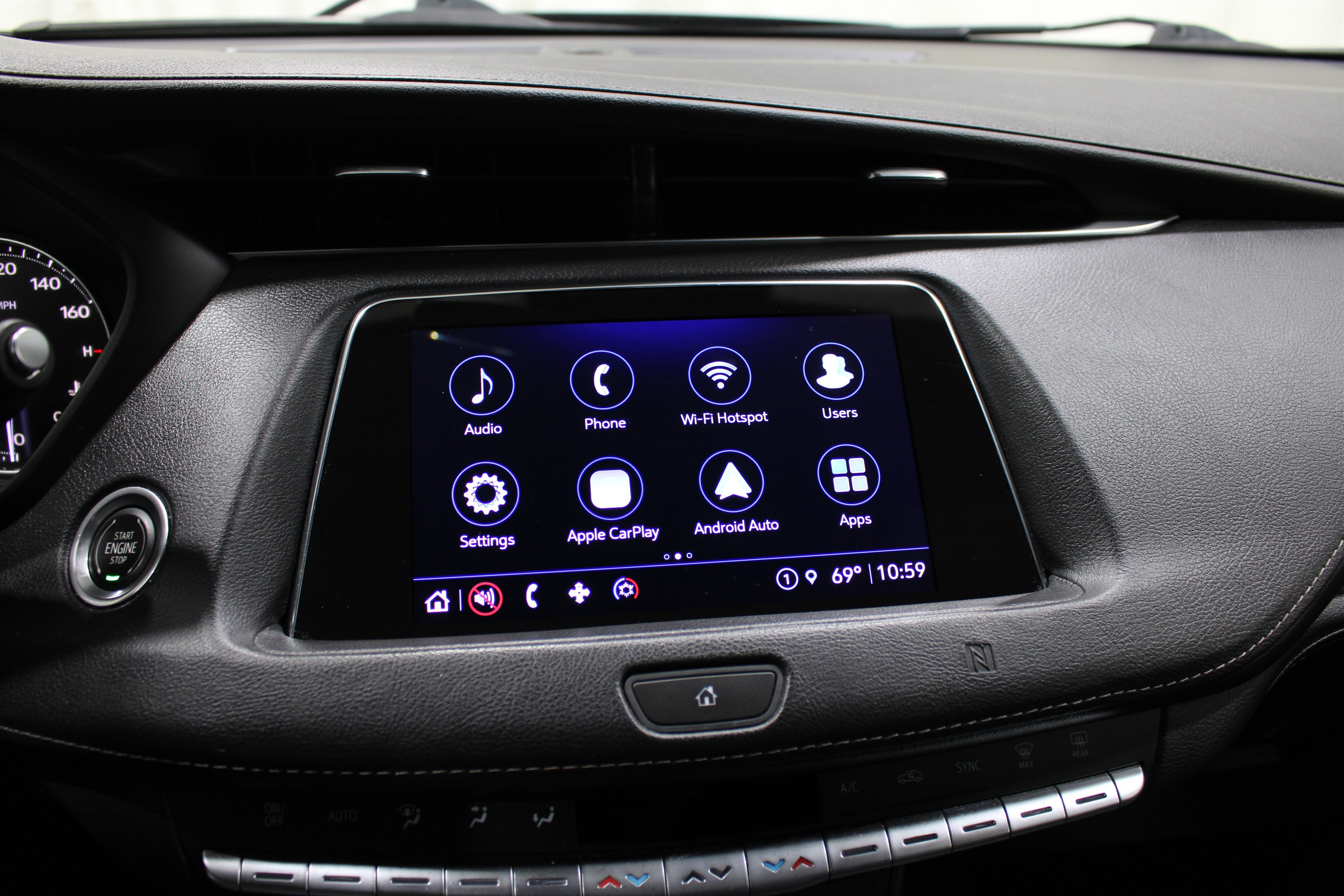 Used 2021 Cadillac XT4 Premium Luxury image 16