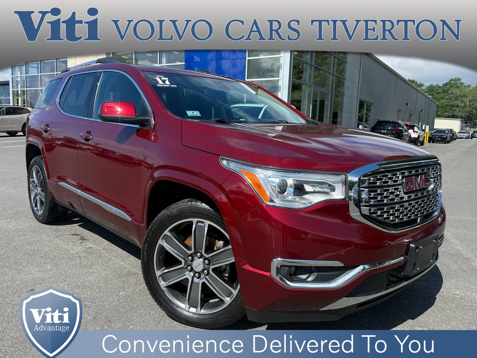 Used 2017 GMC Acadia Denali w/ Technology Package AWD/4WD image 1