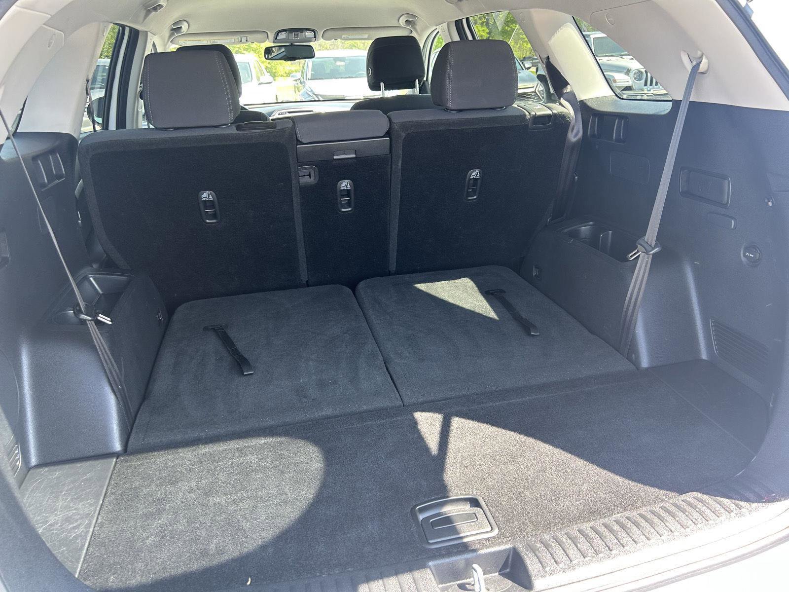 Used 2017 Kia Sorento LX w/ LX Convenience Package image 6