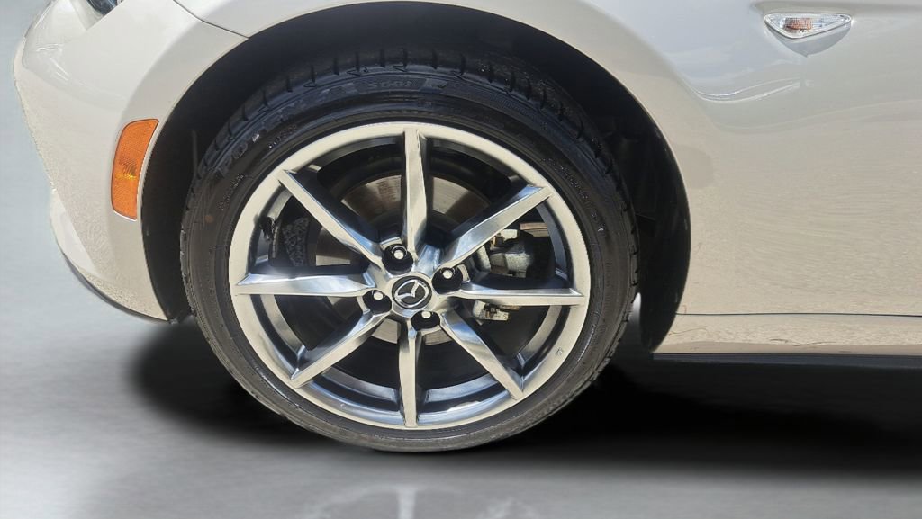 Used 2022 MAZDA MX-5 Miata Grand Touring w/ Weather Package image 10