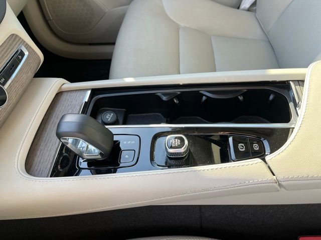 Used 2023 Volvo XC90 B6 Plus w/ Protection Package Premier image 30