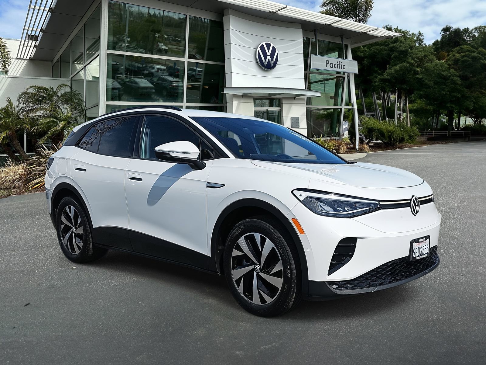 Certified 2023 Volkswagen ID.4 Pro image 3