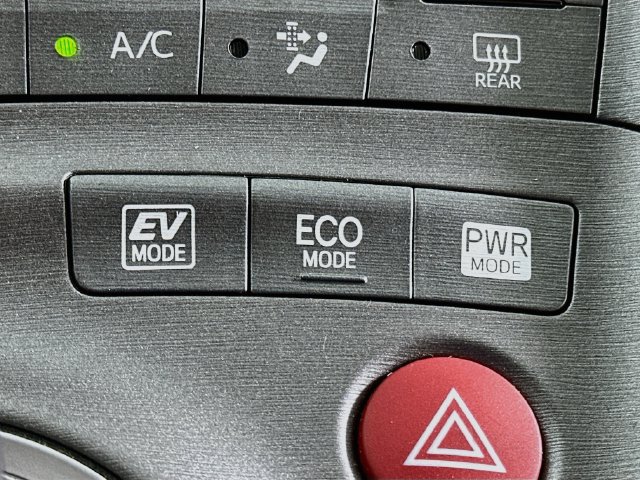 Used 2013 Toyota Prius Two FWD image 16