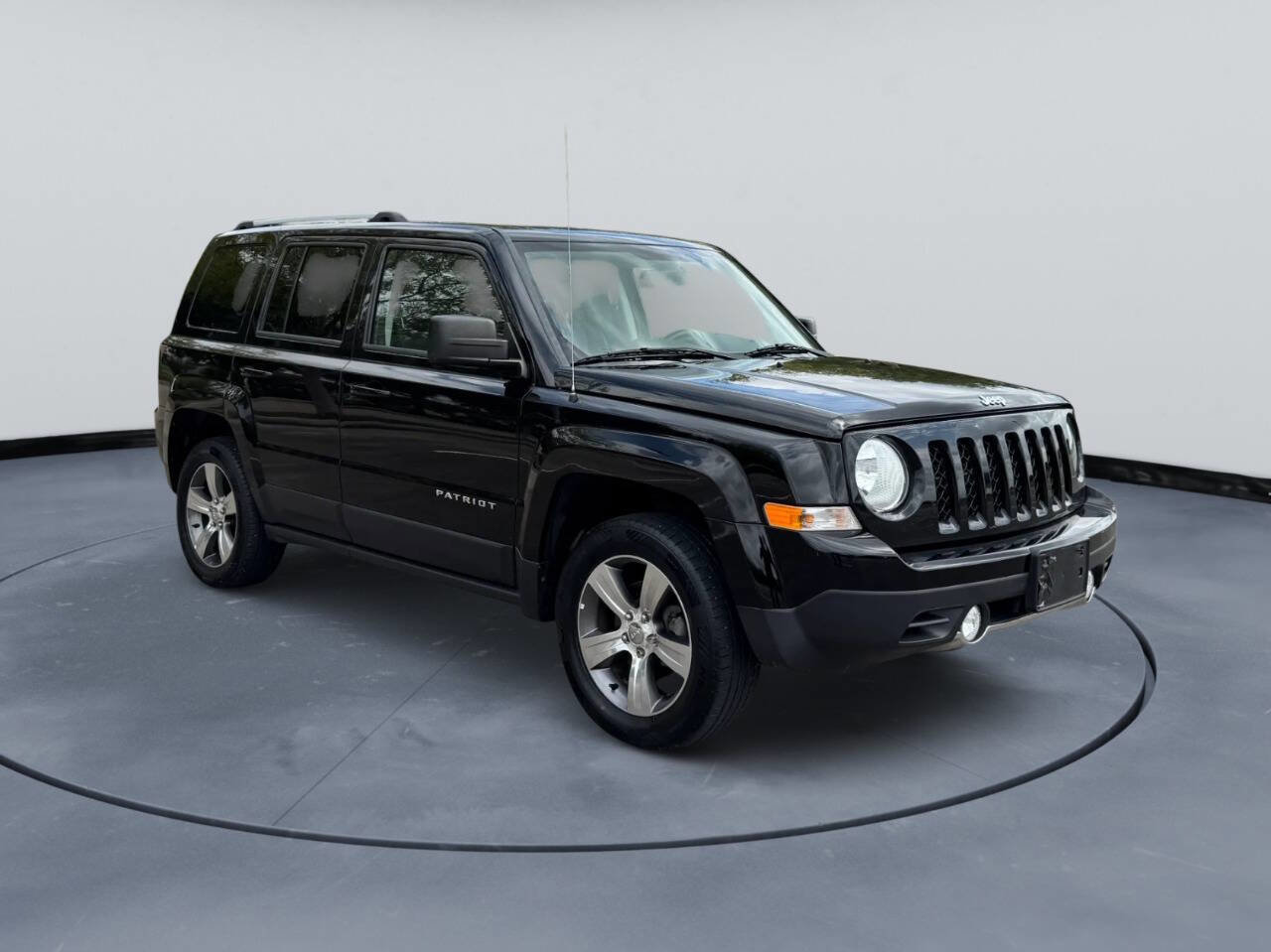Used 2016 Jeep Patriot High Altitude image 4