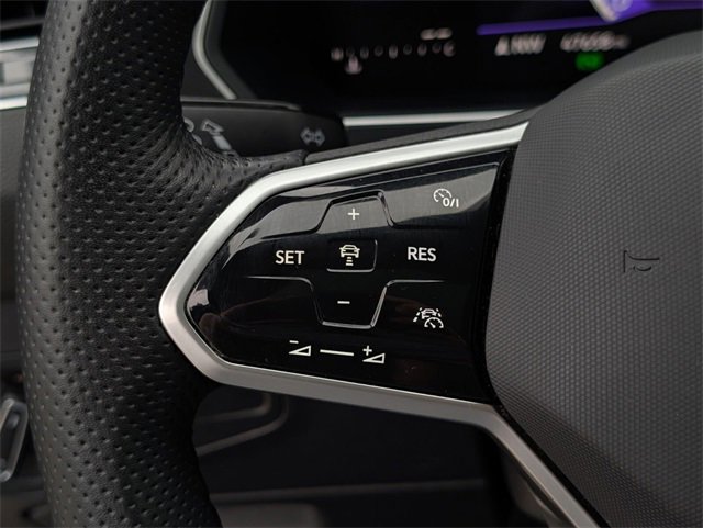 Used 2023 Volkswagen Tiguan SE R-Line image 12