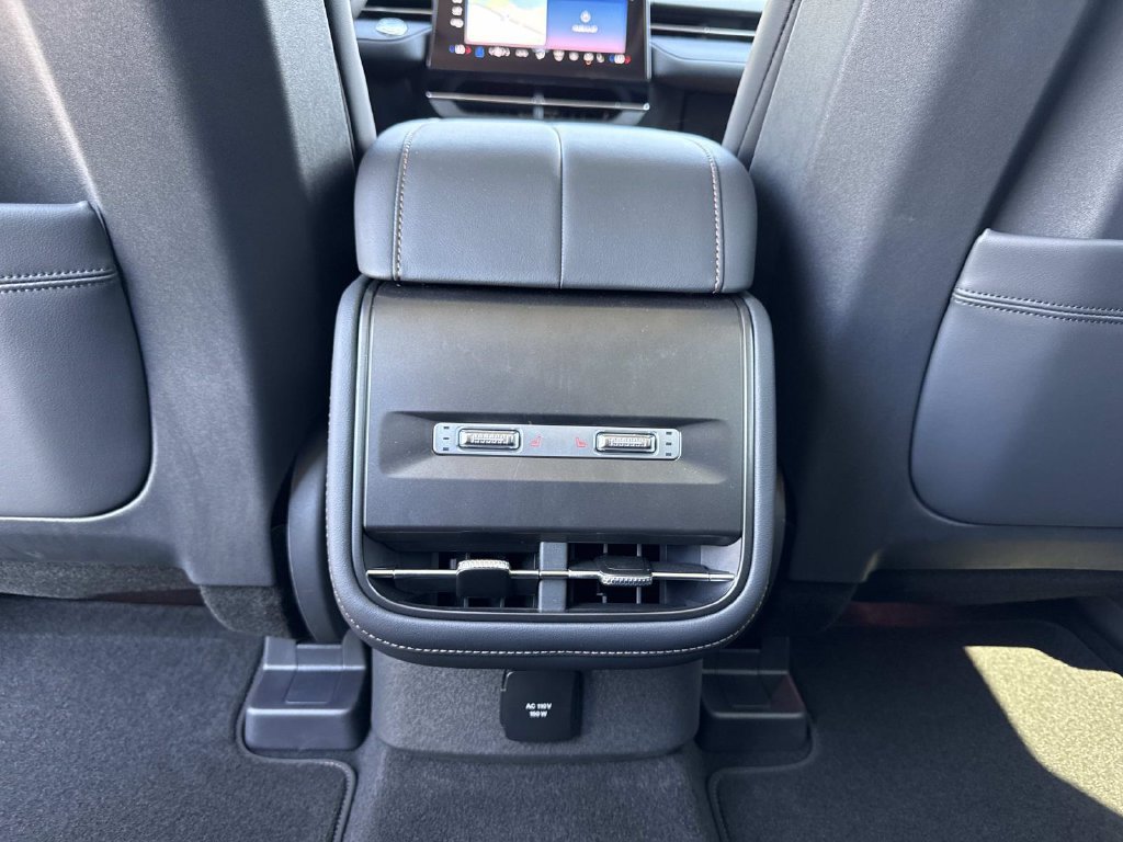 New 2026 Lincoln Nautilus Reserve w/ Jet Appearance Package AWD/4WD image 16