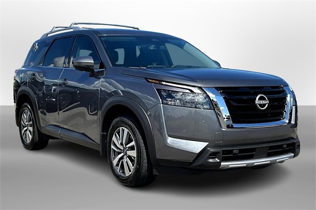 New 2025 Nissan Pathfinder SL image 1