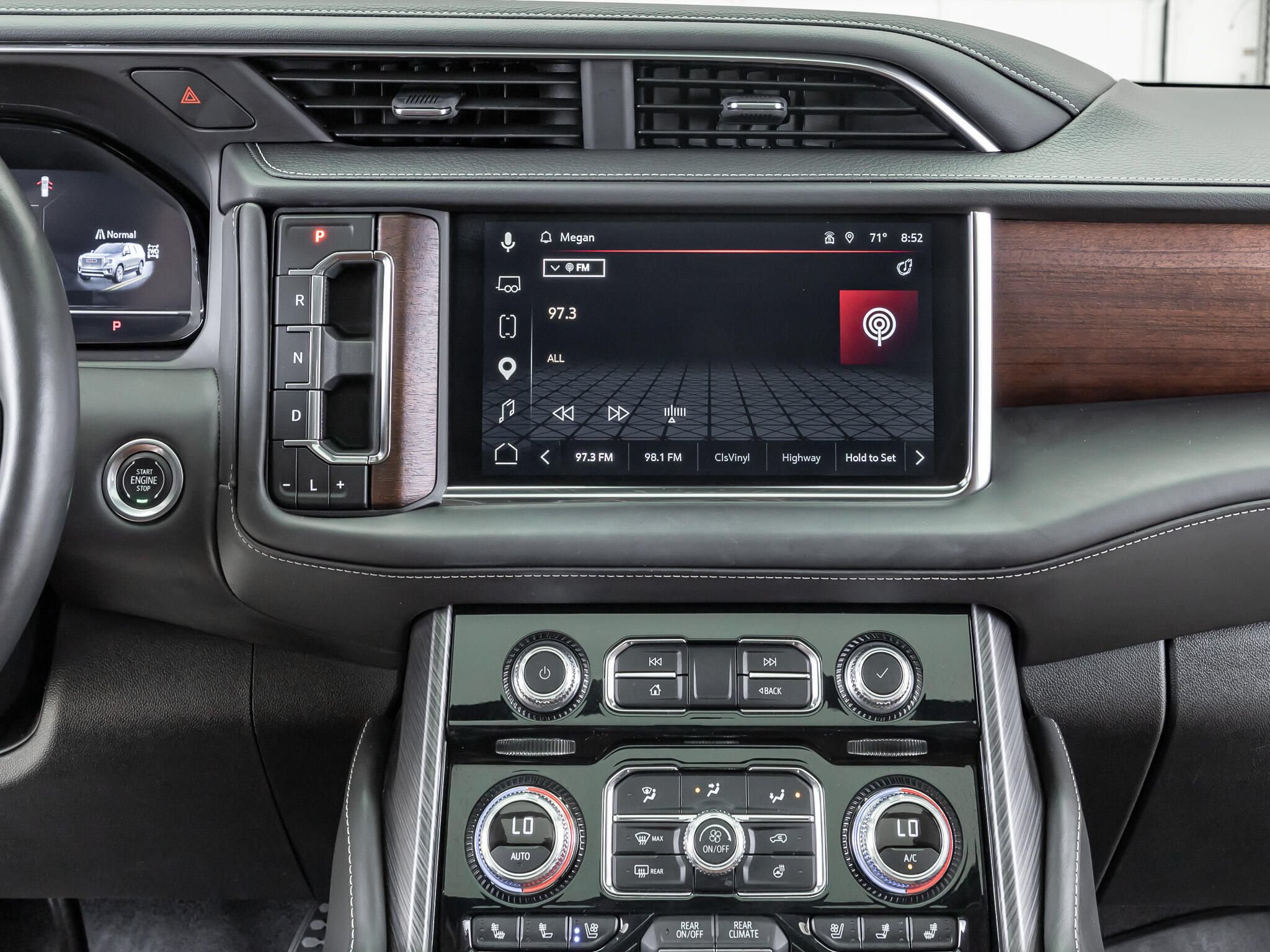 Used 2024 GMC Yukon XL Denali Ultimate AWD/4WD image 22