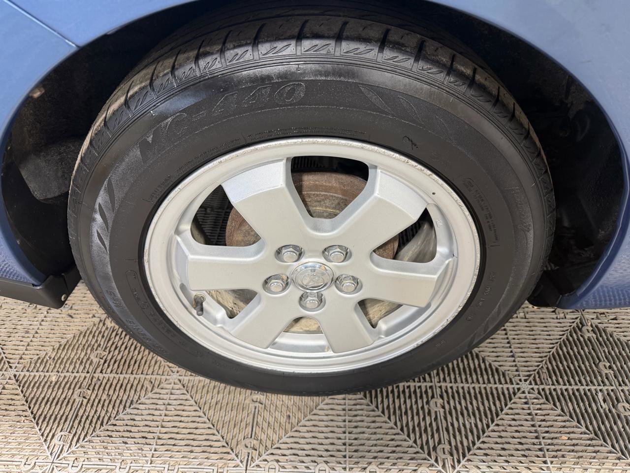 Used 2005 Toyota Prius FWD image 18