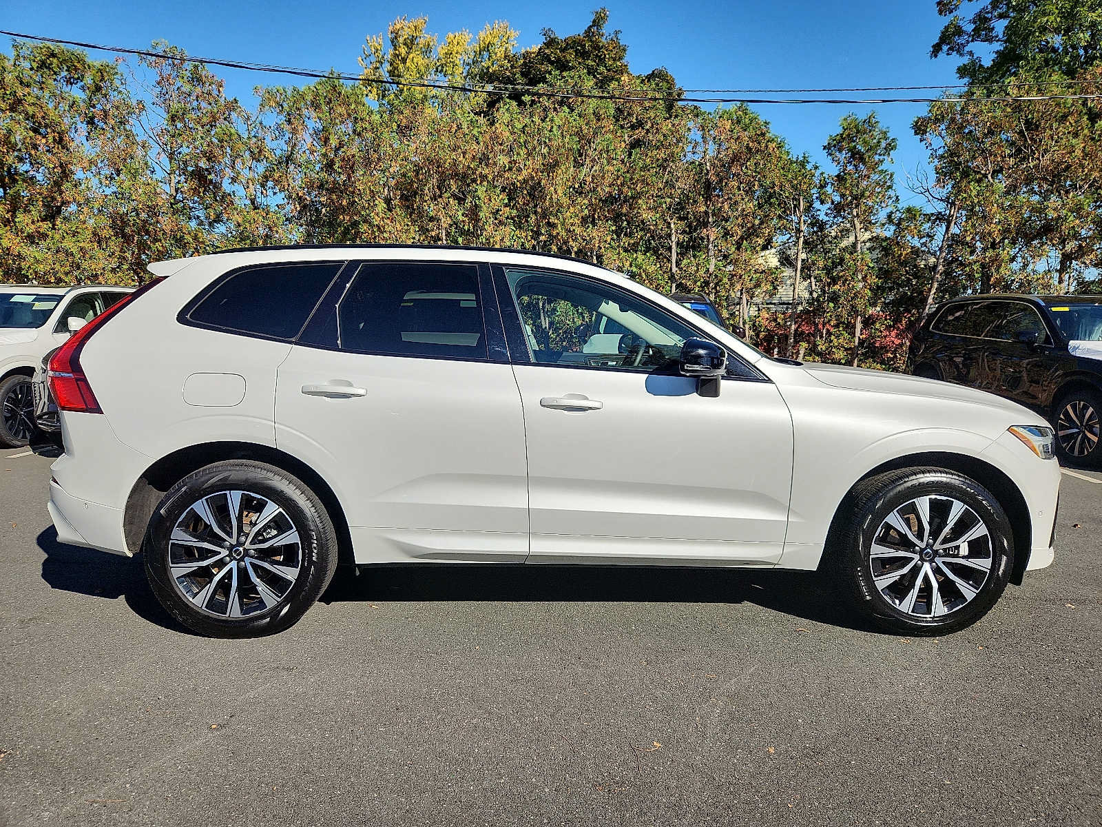 Certified 2024 Volvo XC60 B5 Plus w/ Climate Package AWD/4WD image 7
