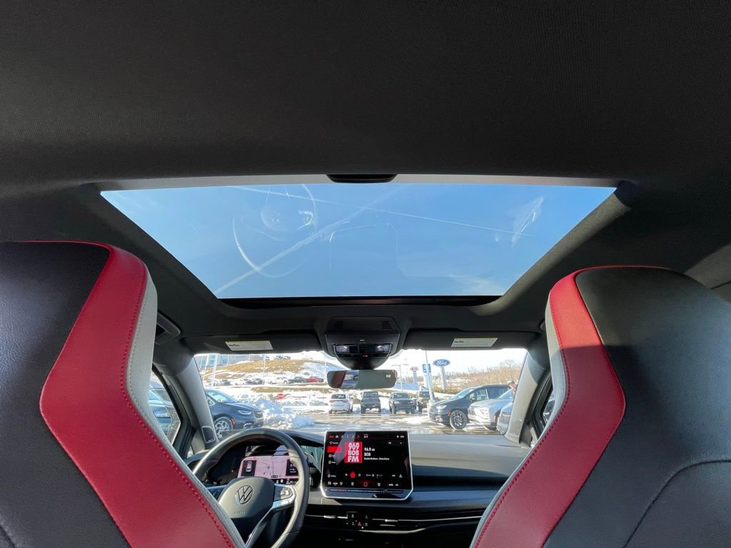Used 2025 Volkswagen GTI SE image 23