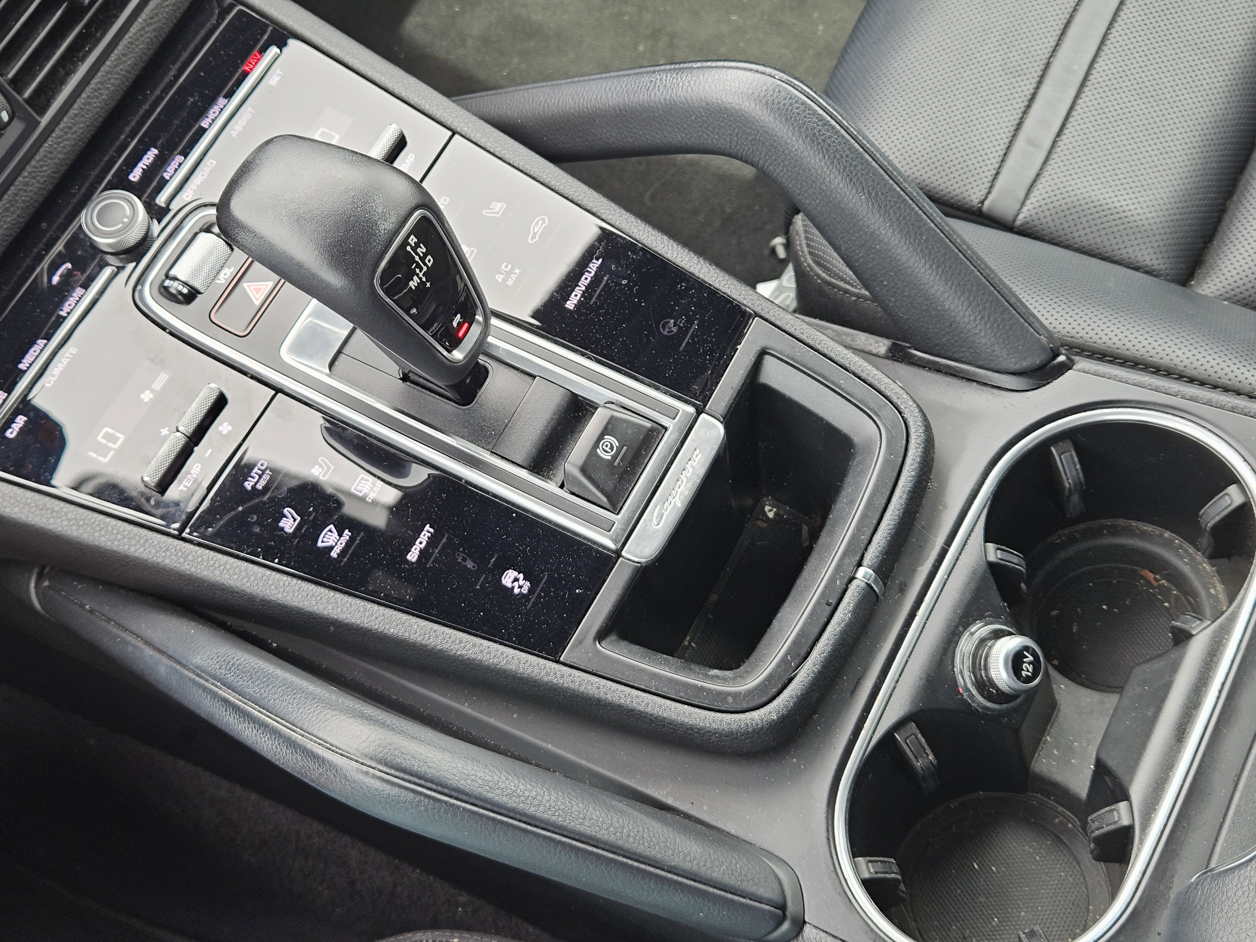 Used 2020 Porsche Cayenne image 29