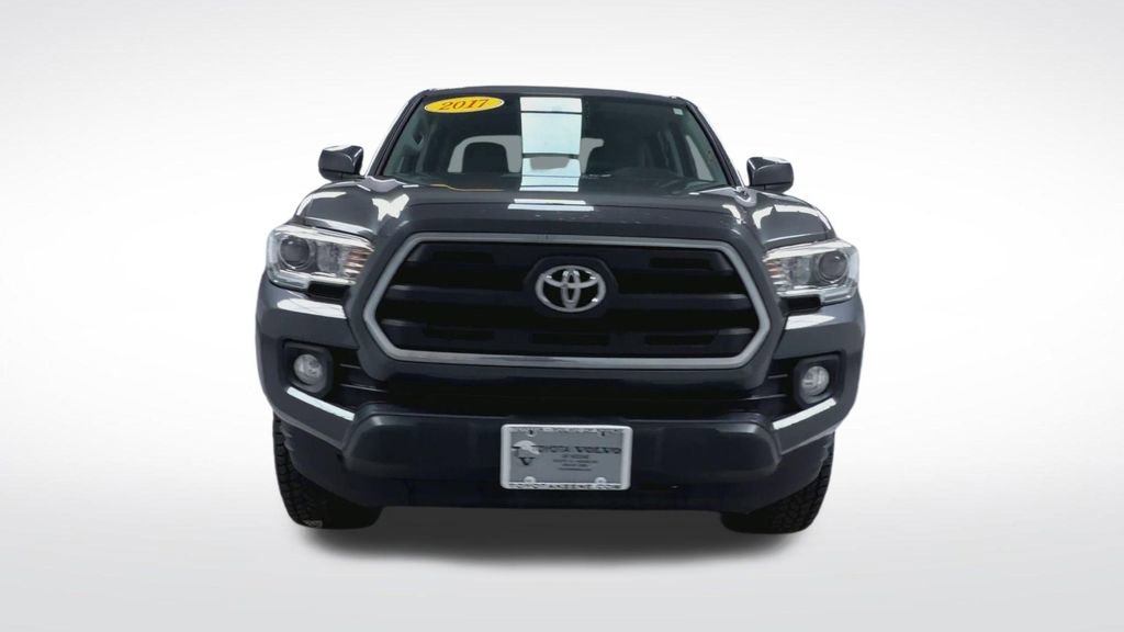 Used 2017 Toyota Tacoma SR5 w/ Tow Package image 3