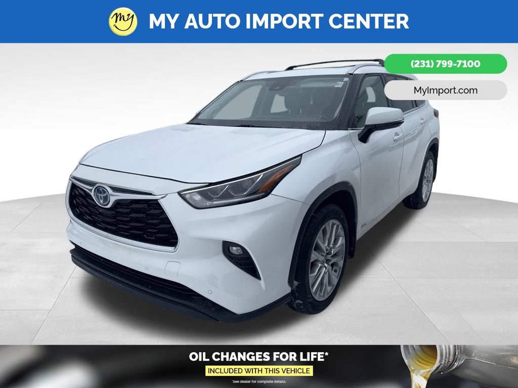 Used 2022 Toyota Highlander Limited image 3