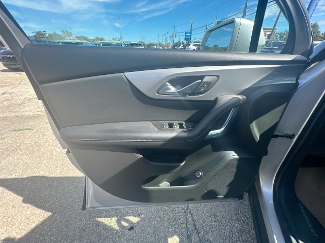 Used 2019 Chevrolet Blazer LT FWD image 25
