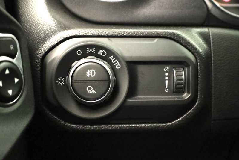 Used 2023 Jeep Gladiator Mojave w/ Cold Weather Group image 34