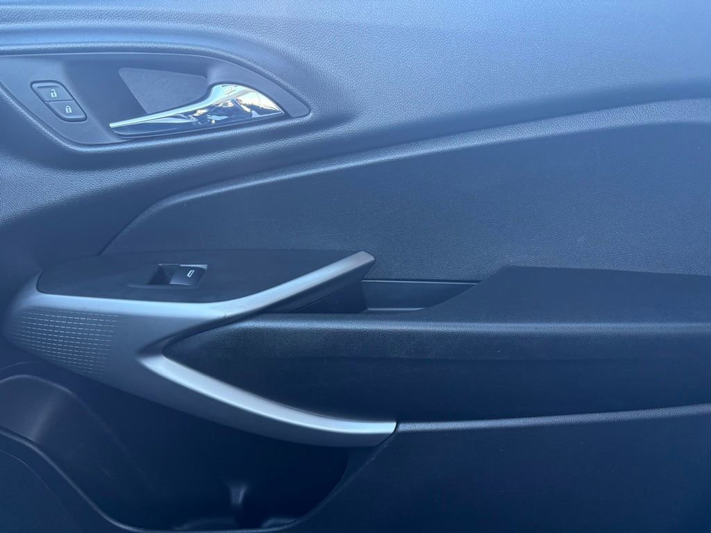 Used 2024 Chevrolet Trax LS image 14