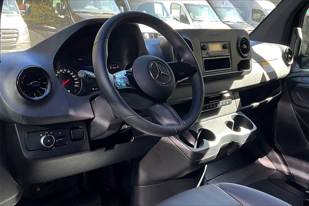 New 2025 Mercedes-Benz Sprinter 4500 image 5