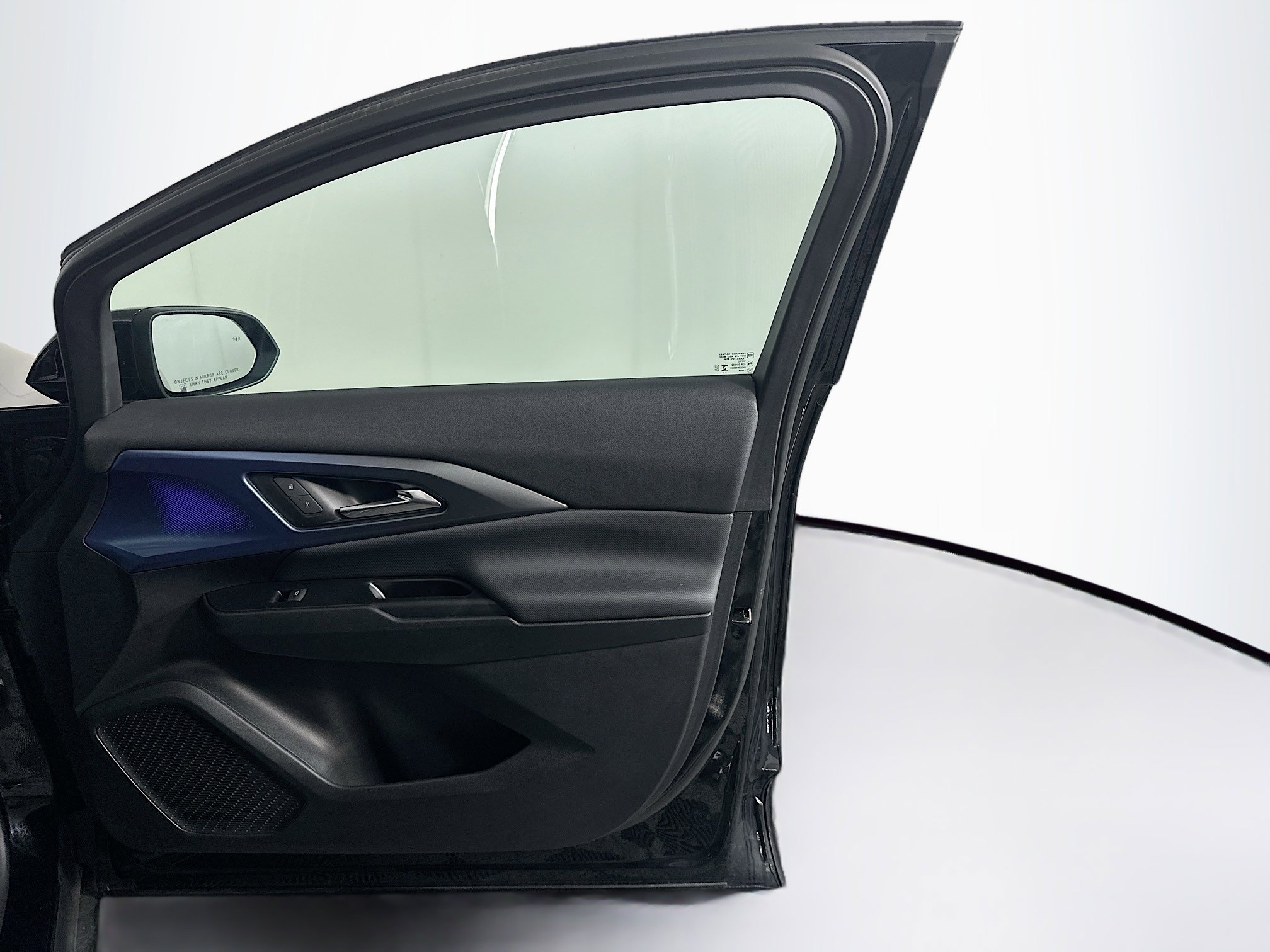 Used 2024 Chevrolet Equinox EV LT FWD image 34