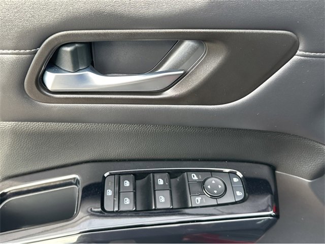 Used 2022 Nissan Pathfinder SV image 26