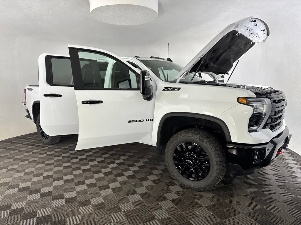 Used 2026 Chevrolet Silverado 2500 LT w/ Trail Boss Package AWD/4WD image 13