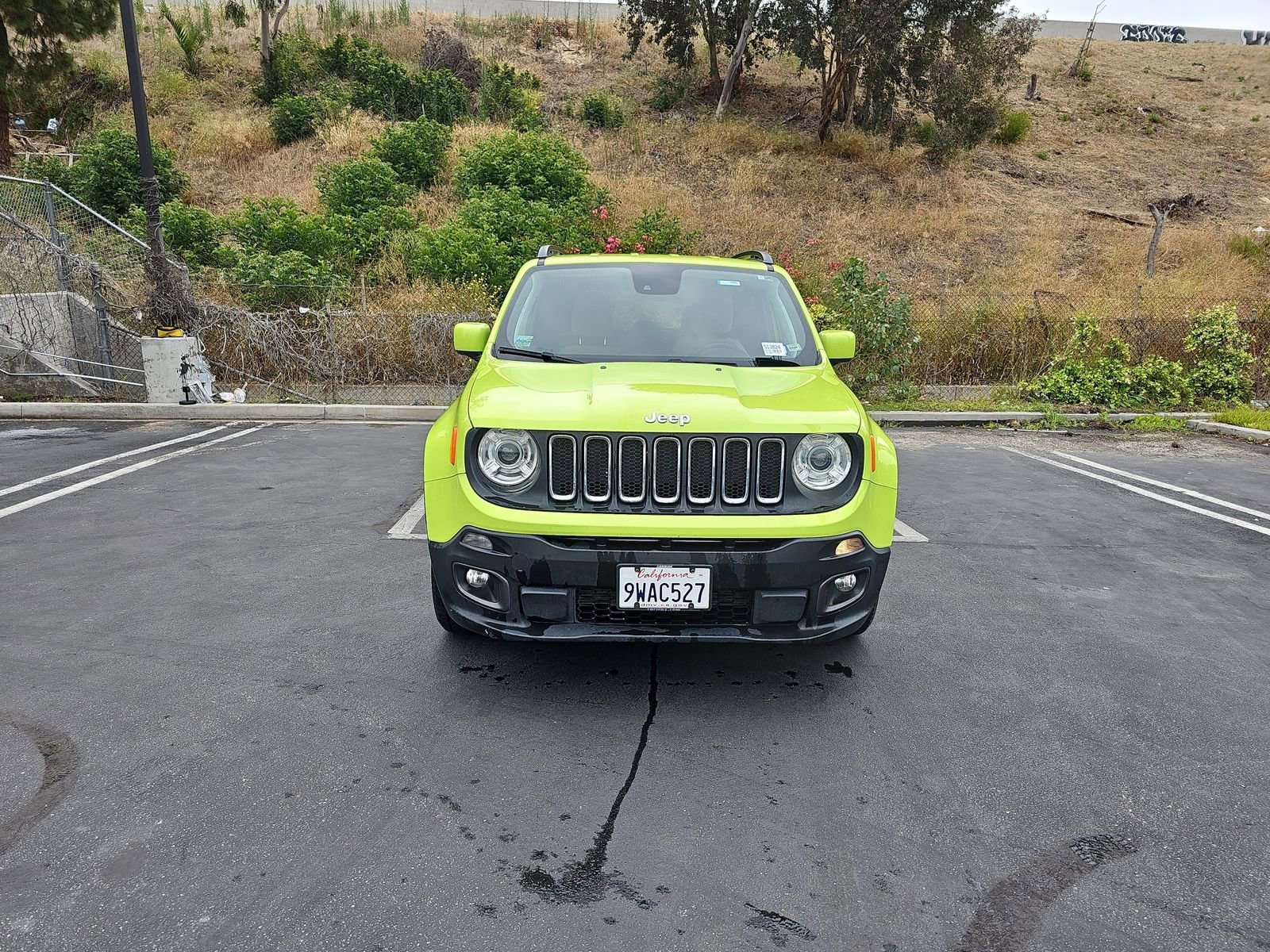 Used 2018 Jeep Renegade Latitude w/ Advanced Technology Group FWD image 12