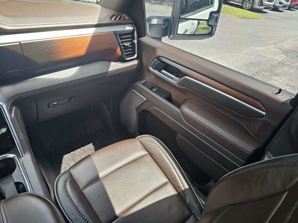 Used 2025 GMC Sierra 3500 Denali w/ Denali Reserve Package AWD/4WD image 17