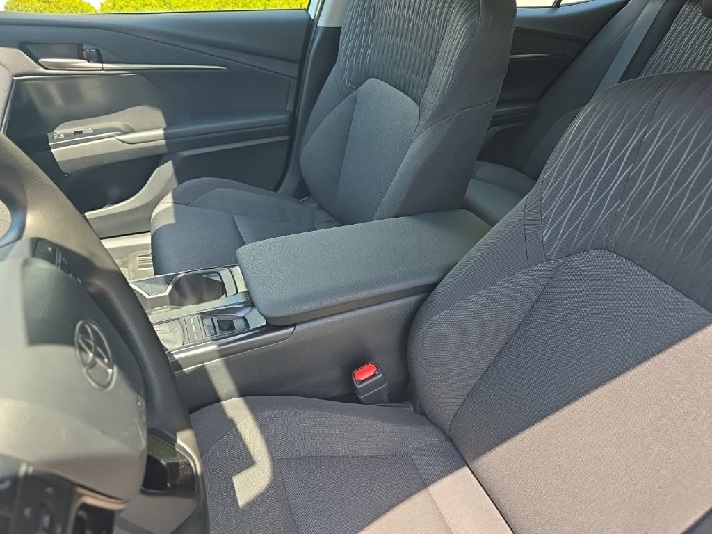 Used 2026 Toyota Camry LE FWD image 16