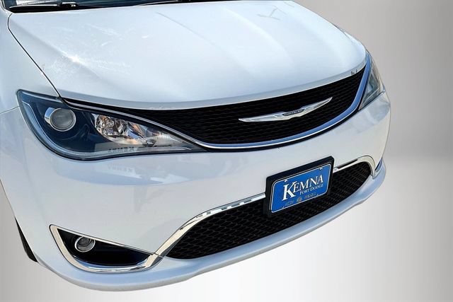 Used 2018 Chrysler Pacifica Touring-L FWD image 30