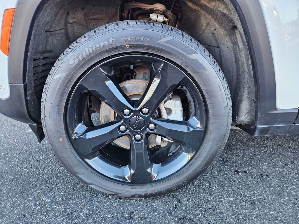 Used 2023 Jeep Grand Cherokee Limited w/ Luxury Tech Group II image 9