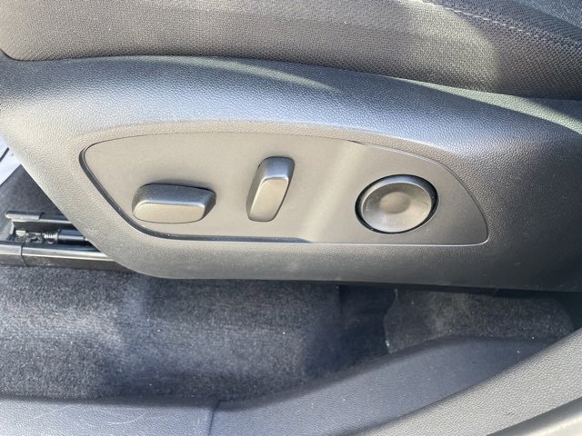 Used 2025 GMC Acadia Elevation image 16