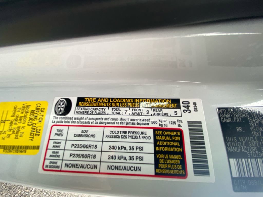 Used 2024 Toyota Sienna Limited image 27