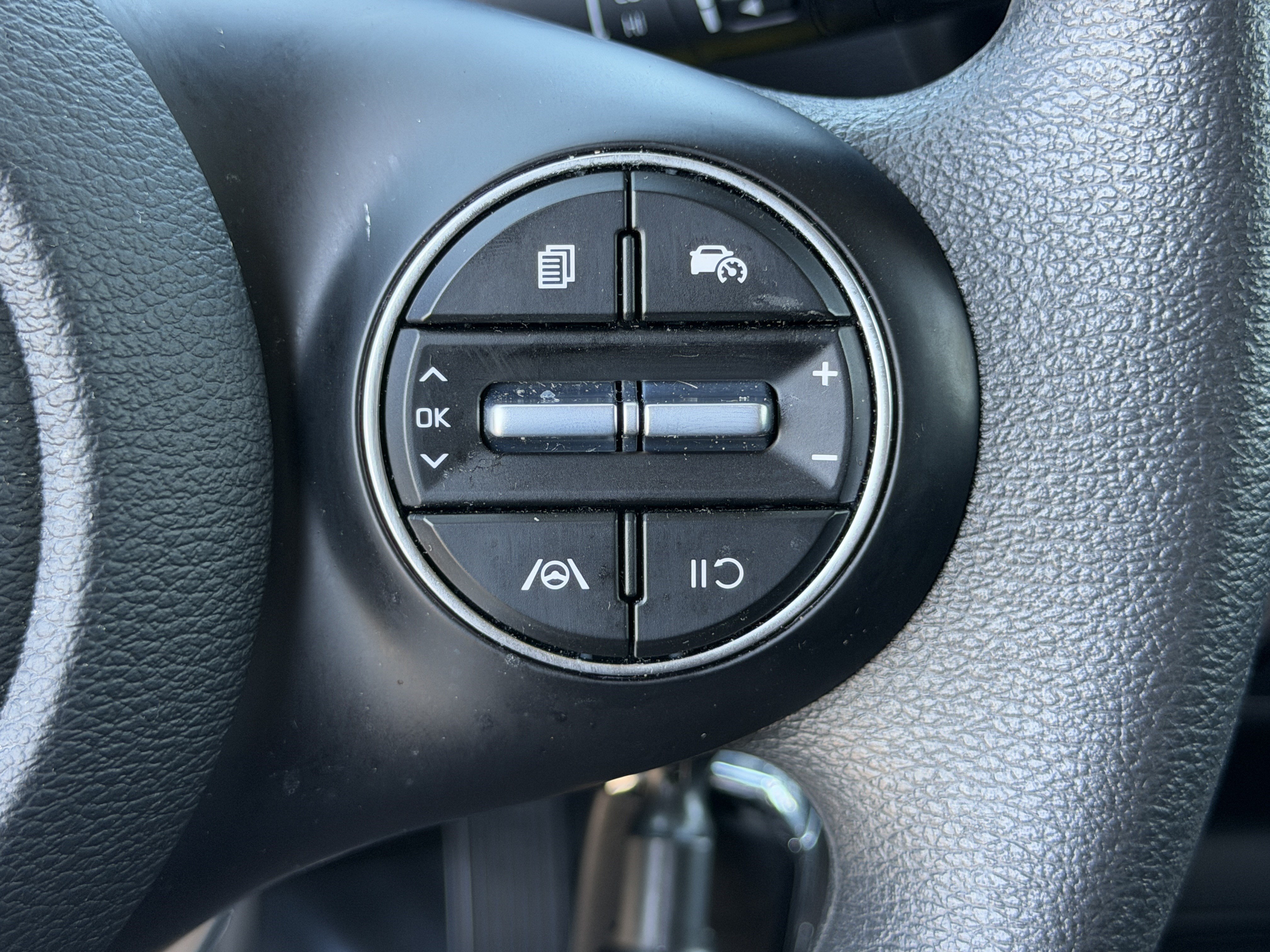 Certified 2025 Kia Soul LX FWD image 19