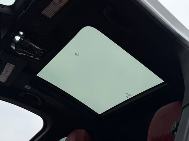 Used 2024 Alfa Romeo Stelvio Veloce image 5